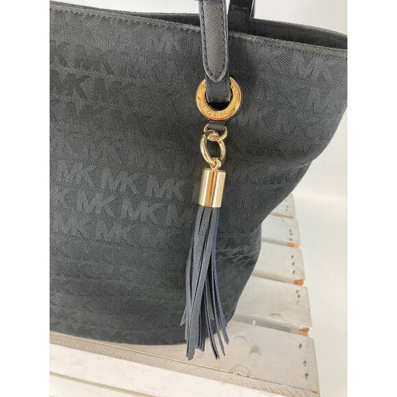 MICHAEL KORS, LARGE BLACK SIGNATURE CANVAS SHOULDER BAG - Picture 3 of 16